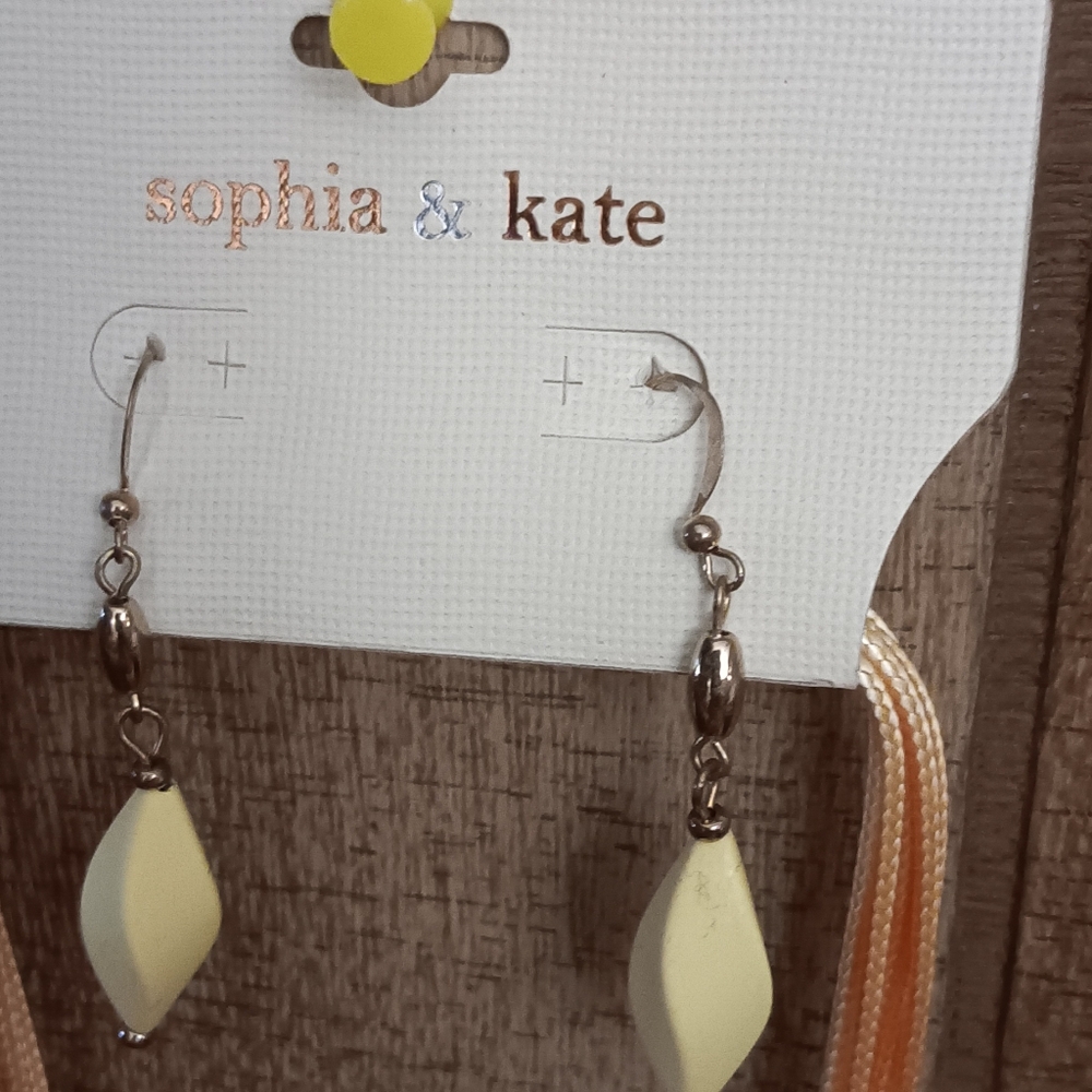 BRAND NEW!! SOPHIA & KATE BEAUTFUL 2 PC JEWELRY SET. NECKLACE & PIERCED EARRINGS